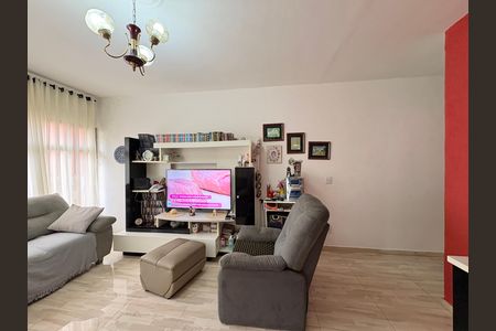 Casa à venda com 214m², 5 quartos e 5 vagas Casa à venda com 214m², 5 quartos e 5 vagasSala - Casa 1