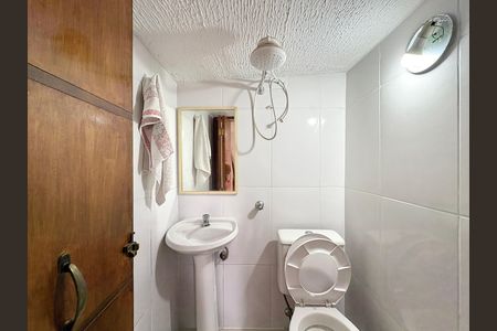 Casa à venda com 214m², 5 quartos e 5 vagas Casa à venda com 214m², 5 quartos e 5 vagasBanheiro de serviço