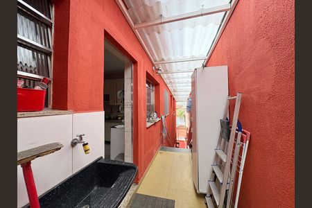 Casa à venda com 214m², 5 quartos e 5 vagas Casa à venda com 214m², 5 quartos e 5 vagasÁrea de Serviço - Casa 1