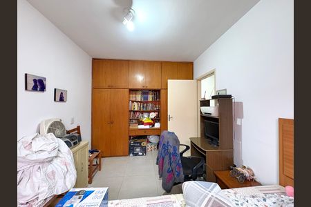 Casa à venda com 214m², 5 quartos e 5 vagas Casa à venda com 214m², 5 quartos e 5 vagasQuarto 1 - Casa 1