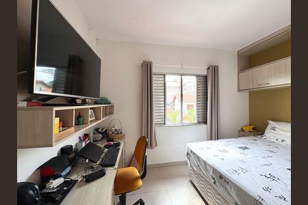 Casa à venda com 214m², 5 quartos e 5 vagas Casa à venda com 214m², 5 quartos e 5 vagasQuarto 2 - Casa 1