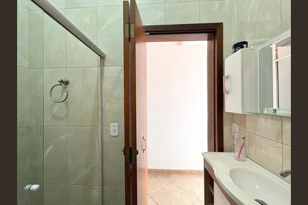 Casa à venda com 214m², 5 quartos e 5 vagas Casa à venda com 214m², 5 quartos e 5 vagasBanheiro - Casa 2