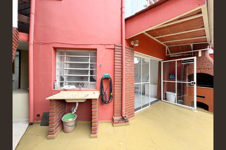 Casa à venda com 214m², 5 quartos e 5 vagas Casa à venda com 214m², 5 quartos e 5 vagasÁrea de Serviço/ Churrasqueira/ Garagem