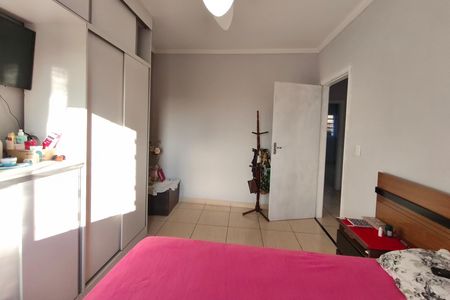 Casa à venda com 200m², 2 quartos e 3 vagas Casa à venda com 200m², 2 quartos e 3 vagasQuarto 2