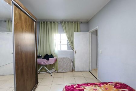 Casa à venda com 200m², 2 quartos e 3 vagas Casa à venda com 200m², 2 quartos e 3 vagasQuarto 1