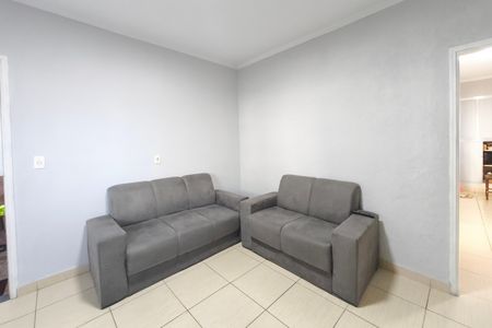 Casa à venda com 200m², 2 quartos e 3 vagas Casa à venda com 200m², 2 quartos e 3 vagasSala