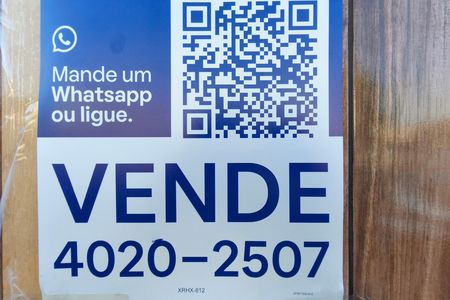 Casa à venda com 200m², 2 quartos e 3 vagas Casa à venda com 200m², 2 quartos e 3 vagasPLACA INSTALADA NA FACHADA