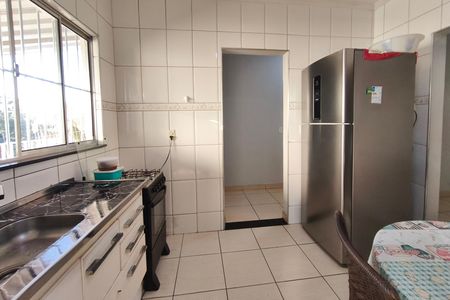 Casa à venda com 200m², 2 quartos e 3 vagas Casa à venda com 200m², 2 quartos e 3 vagasCozinha
