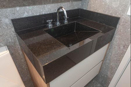 Apartamento à venda com 94m², 2 quartos e 1 vaga Apartamento à venda com 94m², 2 quartos e 1 vagaBanheiro da Suíte 1