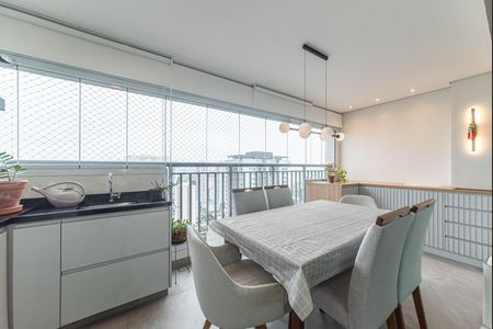 Apartamento à venda com 94m², 2 quartos e 1 vaga Apartamento à venda com 94m², 2 quartos e 1 vagaVaranda