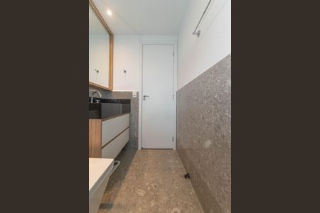 Apartamento à venda com 94m², 2 quartos e 1 vaga Apartamento à venda com 94m², 2 quartos e 1 vagaBanheiro da Suíte 1
