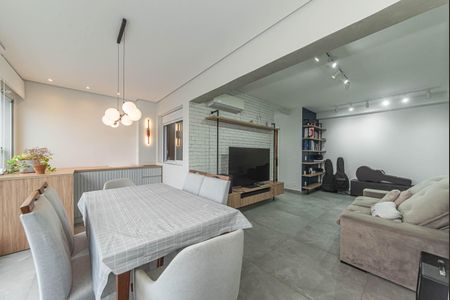 Apartamento à venda com 94m², 2 quartos e 1 vaga Apartamento à venda com 94m², 2 quartos e 1 vagaVaranda