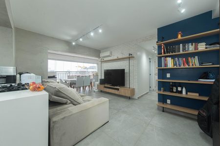 Apartamento à venda com 94m², 2 quartos e 1 vaga Apartamento à venda com 94m², 2 quartos e 1 vagaSala