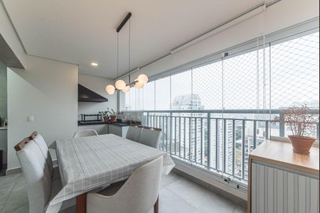 Apartamento à venda com 94m², 2 quartos e 1 vaga Apartamento à venda com 94m², 2 quartos e 1 vagaVaranda