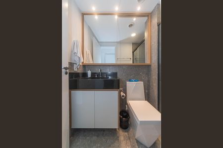 Apartamento à venda com 94m², 2 quartos e 1 vaga Apartamento à venda com 94m², 2 quartos e 1 vagaBanheiro da Suíte 2