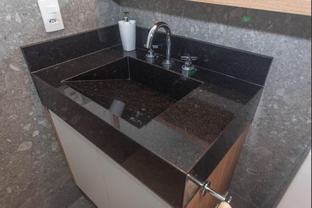 Apartamento à venda com 94m², 2 quartos e 1 vaga Apartamento à venda com 94m², 2 quartos e 1 vagaBanheiro da Suíte 2
