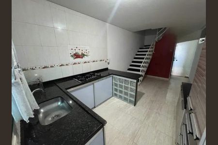 Casa à venda com 79m², 2 quartos e 2 vagas