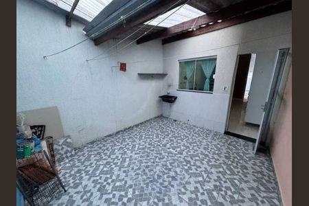 Casa à venda com 79m², 2 quartos e 2 vagas