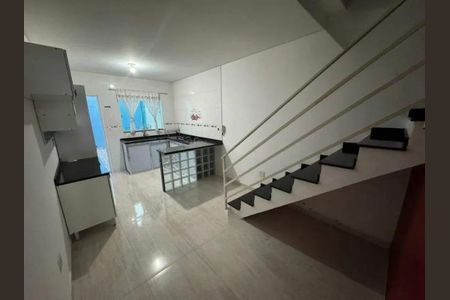 Casa à venda com 79m², 2 quartos e 2 vagas
