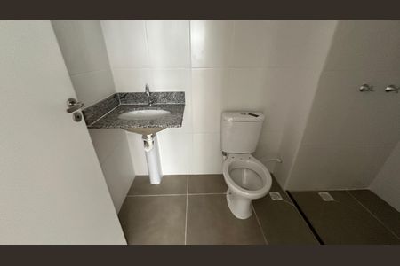 Apartamento para alugar com 67m², 2 quartos e 1 vaga Apartamento para alugar com 67m², 2 quartos e 1 vagaBanheiro do Quarto 2