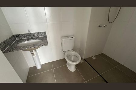 Apartamento para alugar com 67m², 2 quartos e 1 vaga Apartamento para alugar com 67m², 2 quartos e 1 vagaBanheiro do Quarto 2