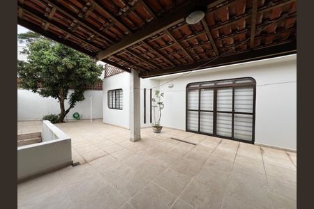 Casa à venda com 343m², 5 quartos e 4 vagas