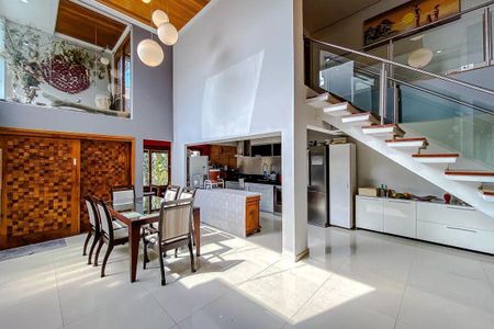Casa à venda com 494m², 4 quartos e 4 vagas