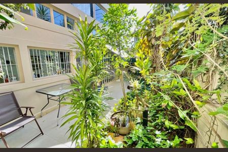 Casa à venda com 256m², 3 quartos e 3 vagas