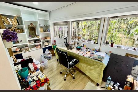 Casa à venda com 3 quartos, 256m² em Vila Elvira, São Paulo