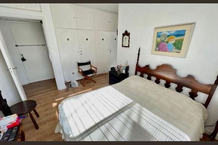 Casa à venda com 3 quartos, 256m² em Vila Elvira, São Paulo
