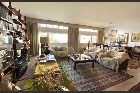 Casa à venda com 3 quartos, 256m² em Vila Elvira, São Paulo