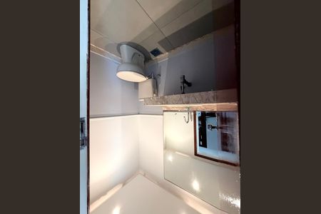 Casa de condomínio à venda com 220m², 3 quartos e 2 vagas Casa de condomínio à venda com 220m², 3 quartos e 2 vagasLavabo