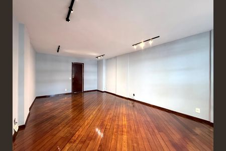 Sala de casa de condomínio à venda com 3 quartos, 220m² em Recreio dos Bandeirantes, Rio de Janeiro