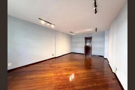 Sala de casa de condomínio à venda com 3 quartos, 220m² em Recreio dos Bandeirantes, Rio de Janeiro