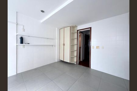 Casa de condomínio à venda com 220m², 3 quartos e 2 vagas Casa de condomínio à venda com 220m², 3 quartos e 2 vagasCozinha
