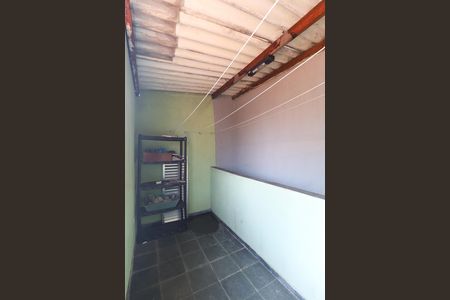 Casa à venda com 125m², 2 quartos e 2 vagas Casa à venda com 125m², 2 quartos e 2 vagasVaranda