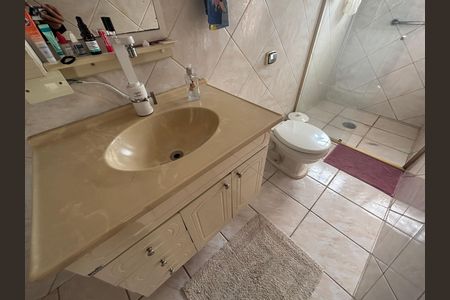 Casa à venda com 300m², 5 quartos e 5 vagasBanheiro 3