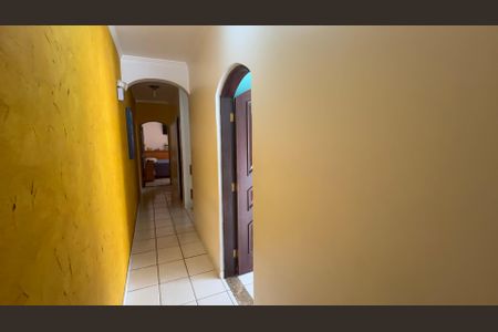 Casa à venda com 300m², 5 quartos e 5 vagasCorredor 