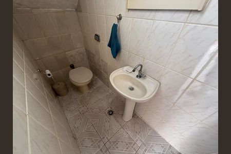 Casa à venda com 300m², 5 quartos e 5 vagasBanheiro 2