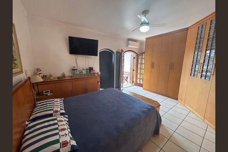 Casa à venda com 300m², 5 quartos e 5 vagasQuarto 5