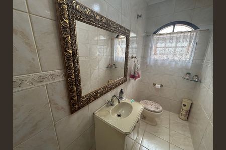 Casa à venda com 300m², 5 quartos e 5 vagasBanheiro 1
