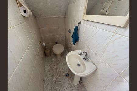 Casa à venda com 300m², 5 quartos e 5 vagasBanheiro 2