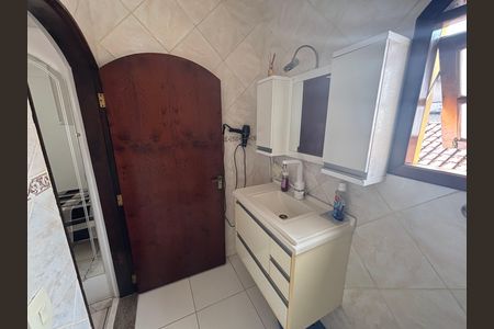 Casa à venda com 300m², 5 quartos e 5 vagasBanheiro 4