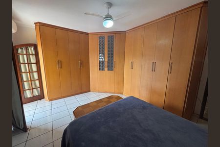 Casa à venda com 300m², 5 quartos e 5 vagasQuarto 5