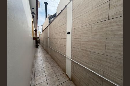 Casa à venda com 300m², 5 quartos e 5 vagasCorredor 