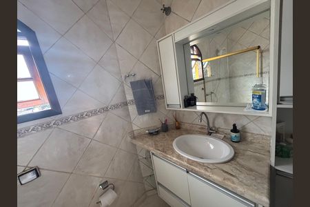 Casa à venda com 300m², 5 quartos e 5 vagasBanheiro 5