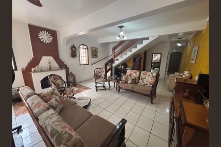 Casa à venda com 300m², 5 quartos e 5 vagasSala 