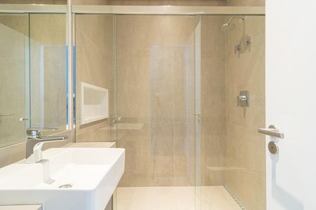 Apartamento à venda com 91m², 2 quartos e 2 vagas Apartamento à venda com 91m², 2 quartos e 2 vagasBanheiro da Suíte 1