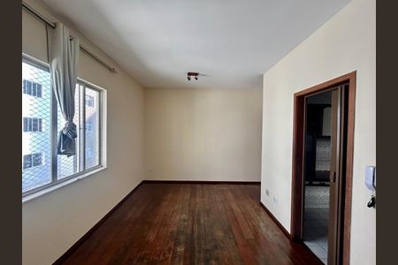 Apartamento para alugar com 70m², 3 quartos e 1 vaga
