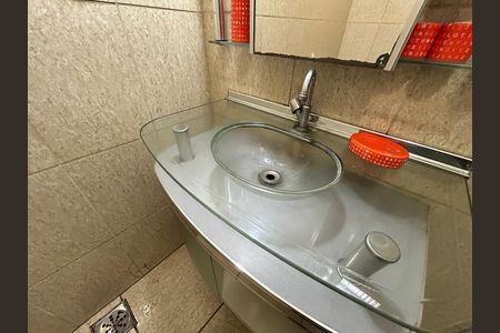 Casa à venda com 191m², 5 quartos e sem vagaBanheiro 1